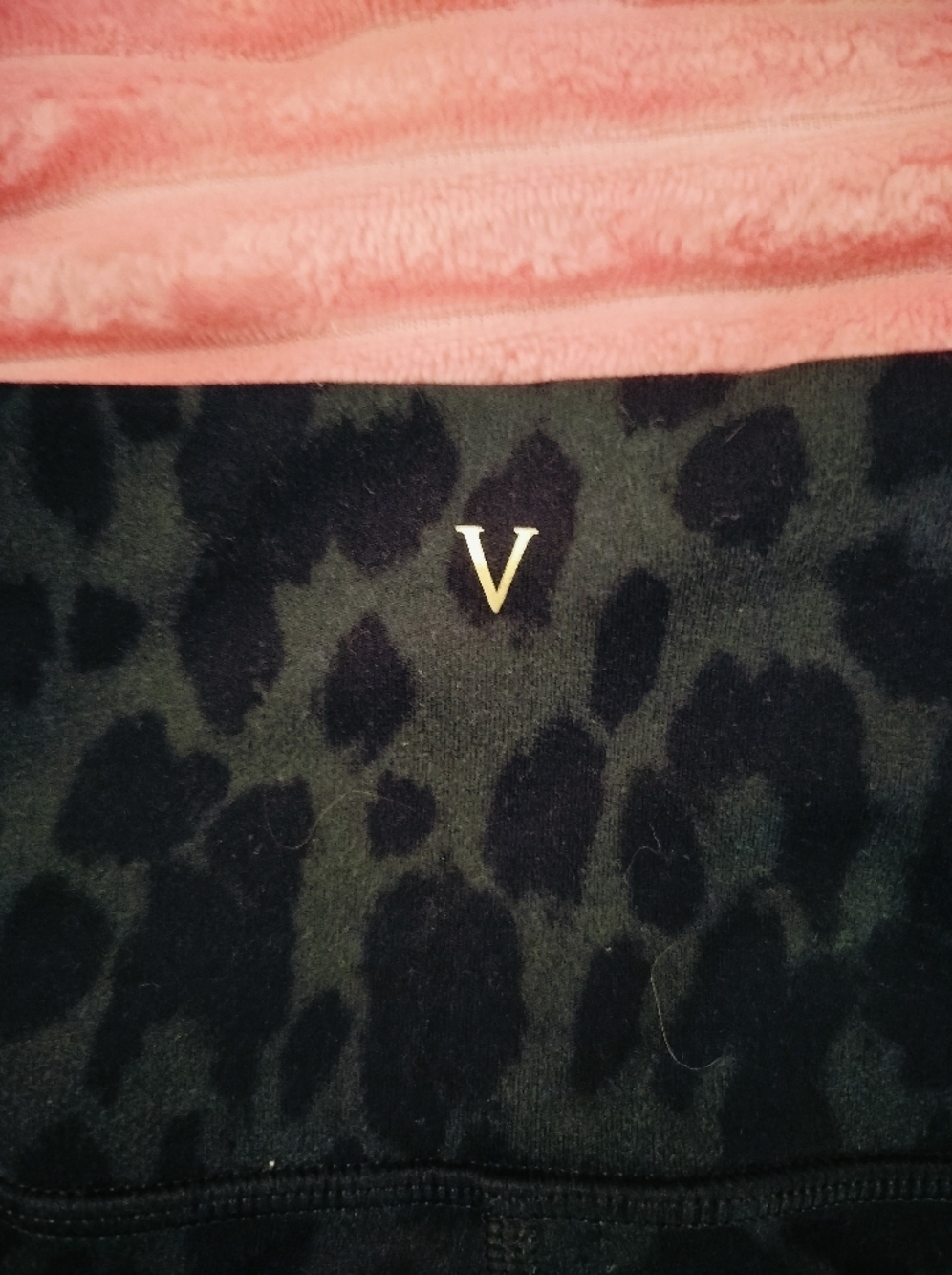 Victoria's Secret Dark Gray Black Leopard Print High-Waist Leggings - Size 4 - Picture 6 of 8